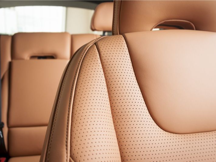 تنجيد مقاعد السيارات حسب الطلب