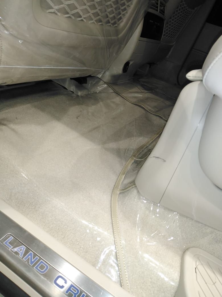 أرضيات بلاستيك (سيارة صغير)