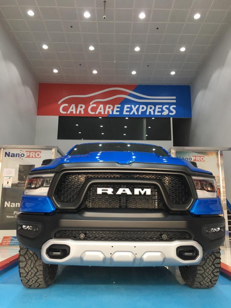 عرض للسيارات الكبيرة (عازل حراري للزجاج + حماية مقدمة السيارة ربع + حماية الطلاء الخارجي نانو سيراميك ) 